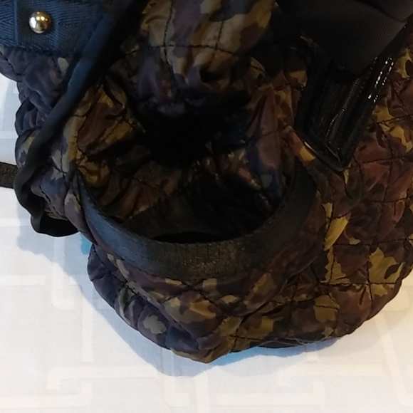 Camouflage Shoulder Bag - Picture 5 of 12